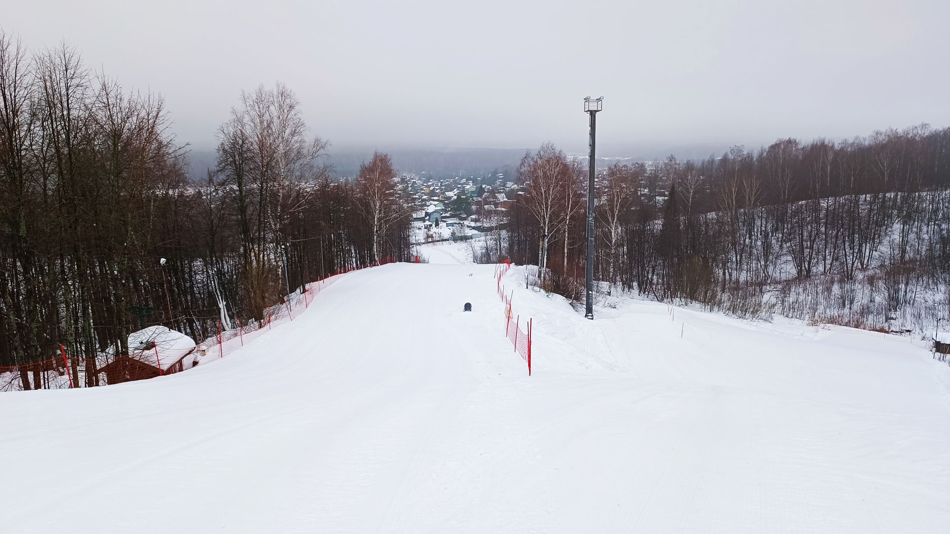 Изгиб Ярославль: склоны лдя лыжников и сноубордистов.