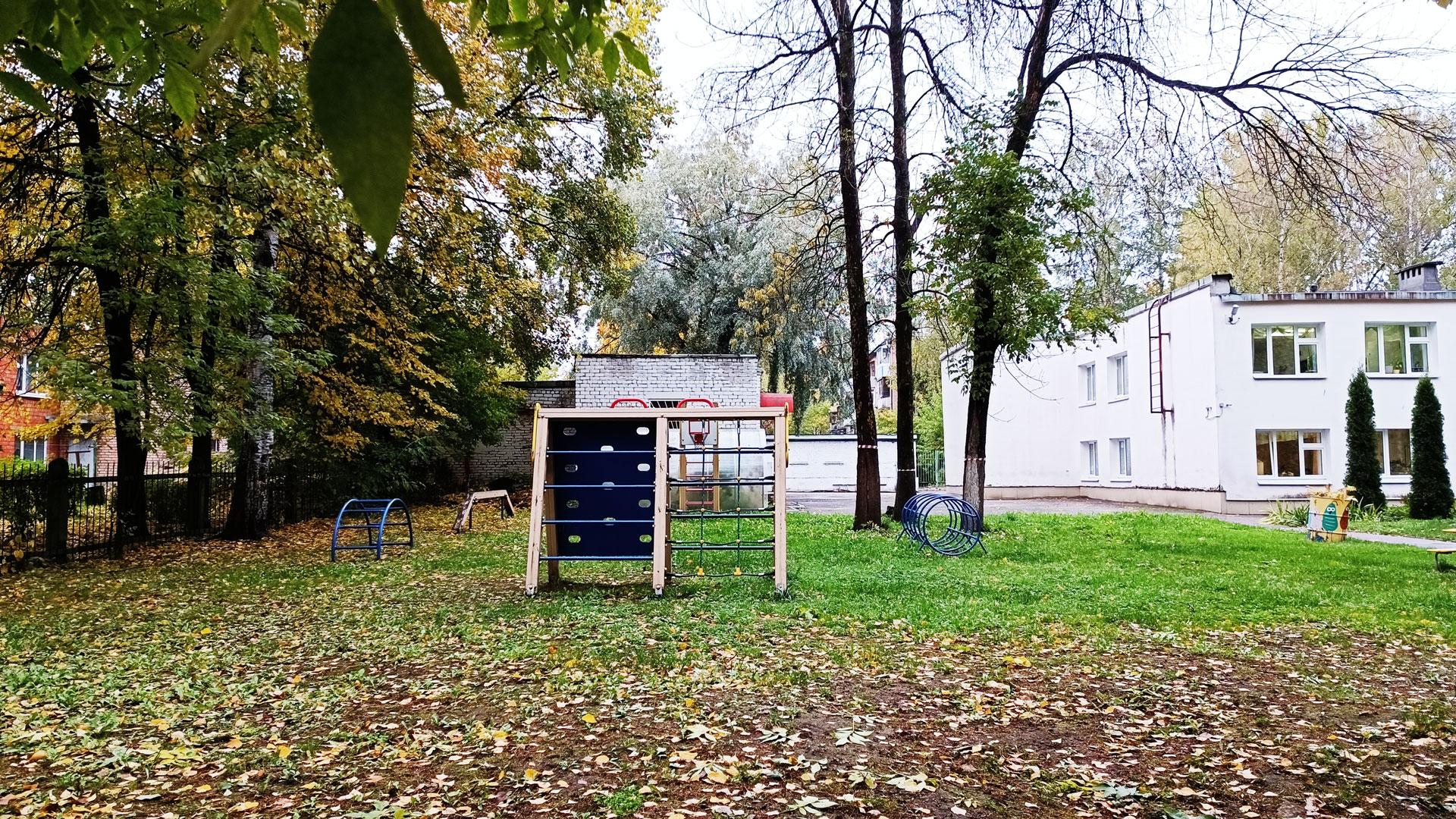 Детский сад 158 Ярославль: спортивная площадка (Добрынина, 25б).