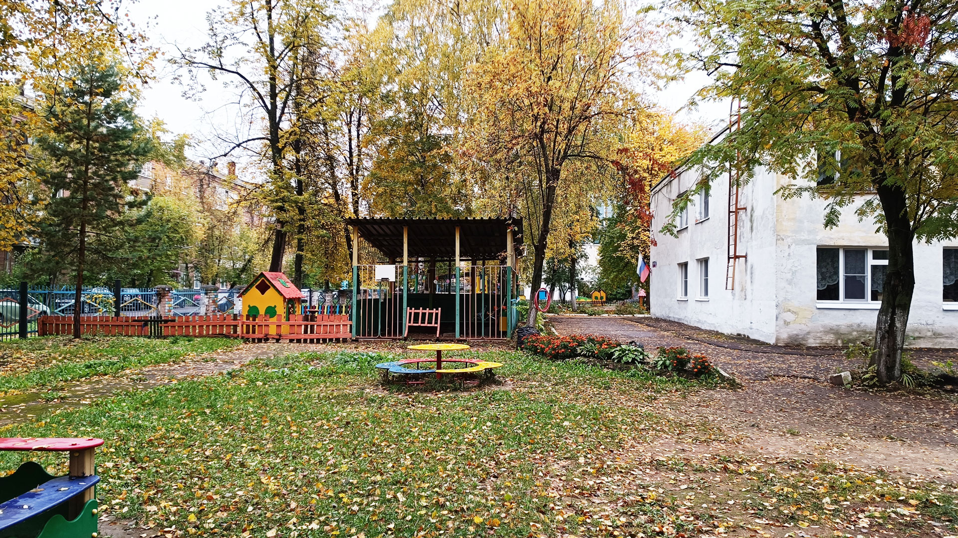 Детский сад 184 Ярославль: игровые площадки и веранды.