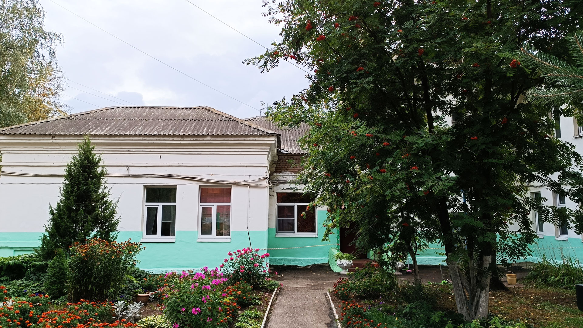Детский сад 124 Ярославль: общий вид территории (Свободы, 60а).