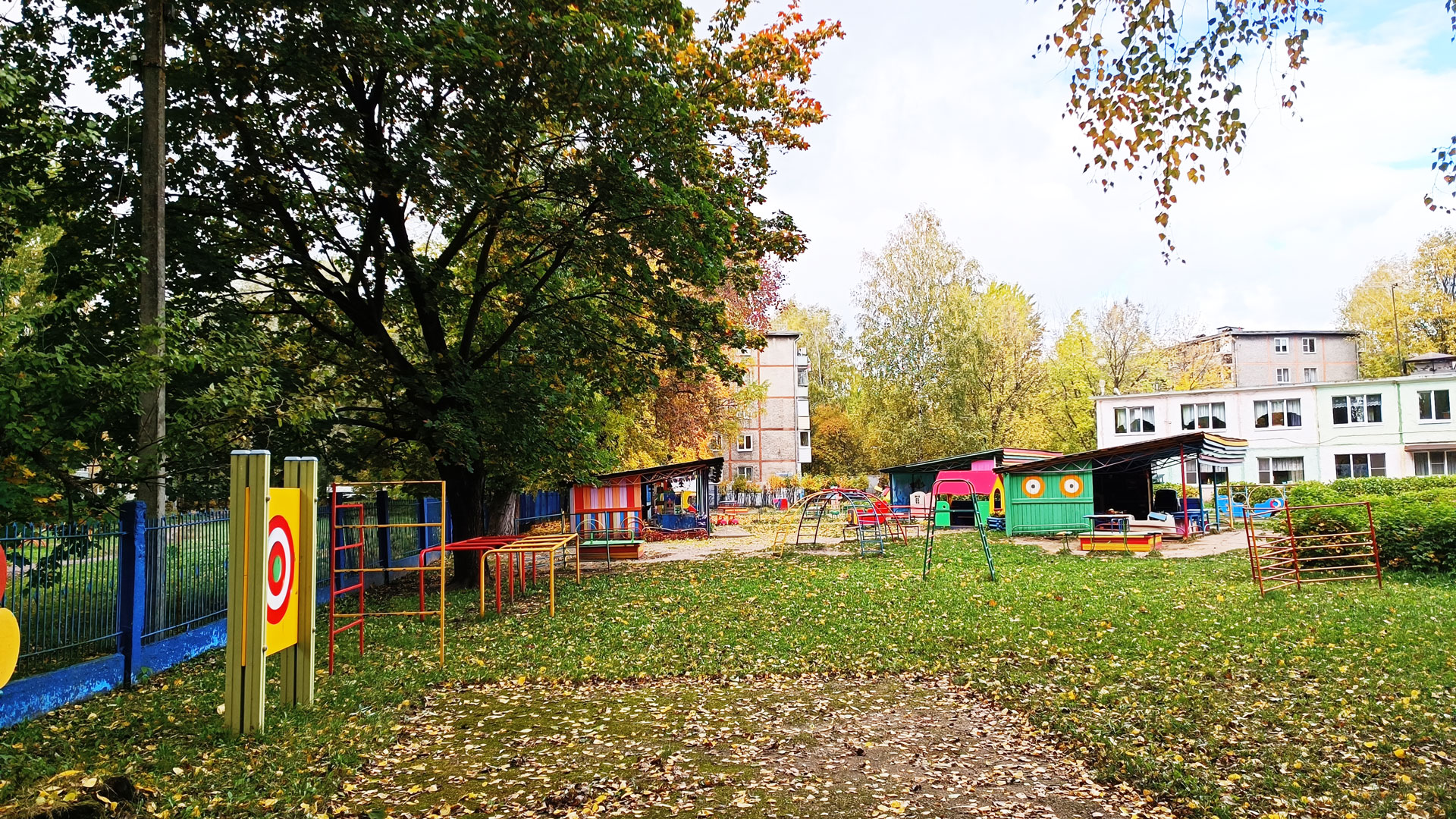 Детский сад 128 Ярославль: площадка для спортивных занятий.