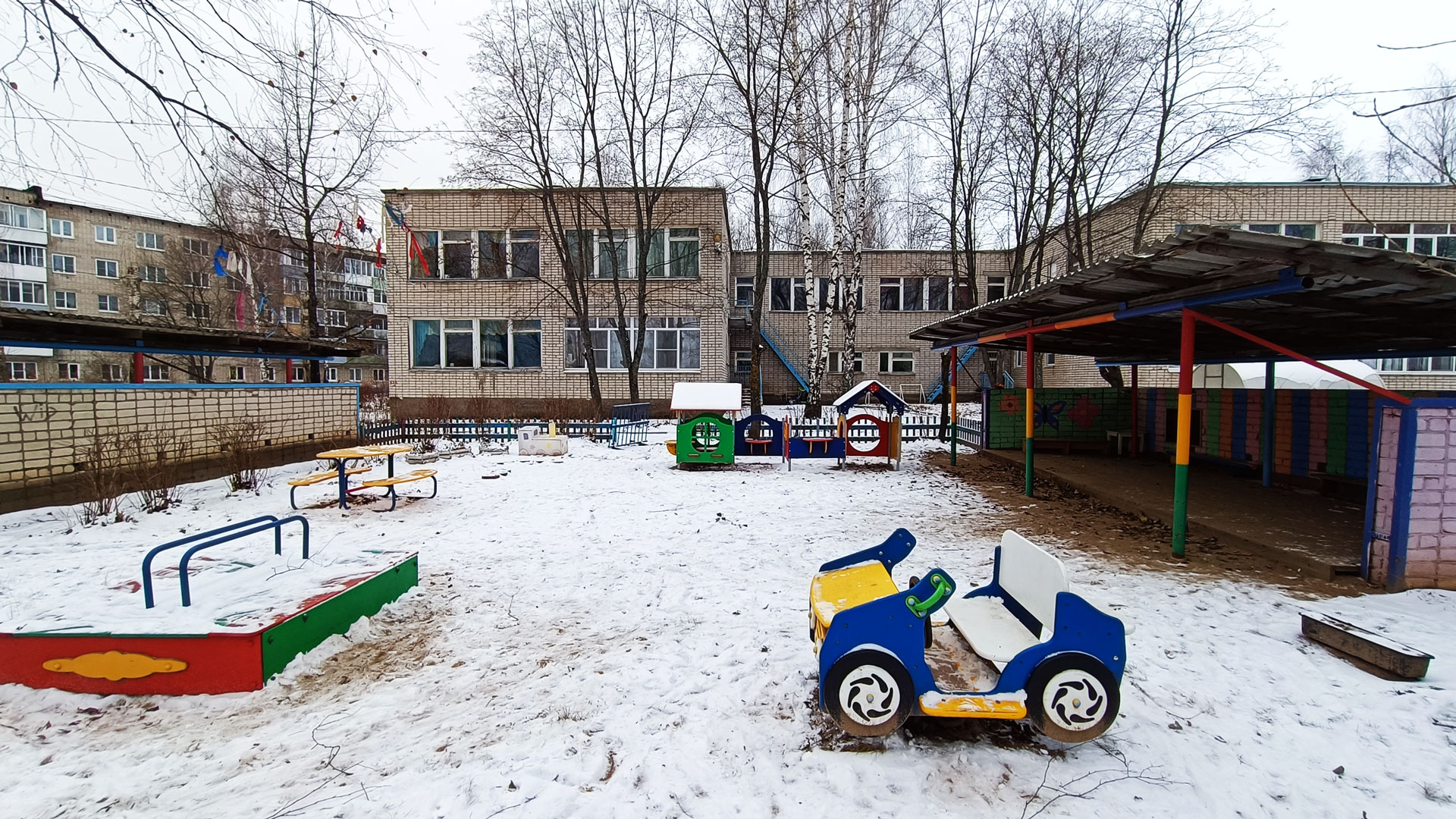 Детский сад 131 Ярославль: прогулочная площадка для игр.