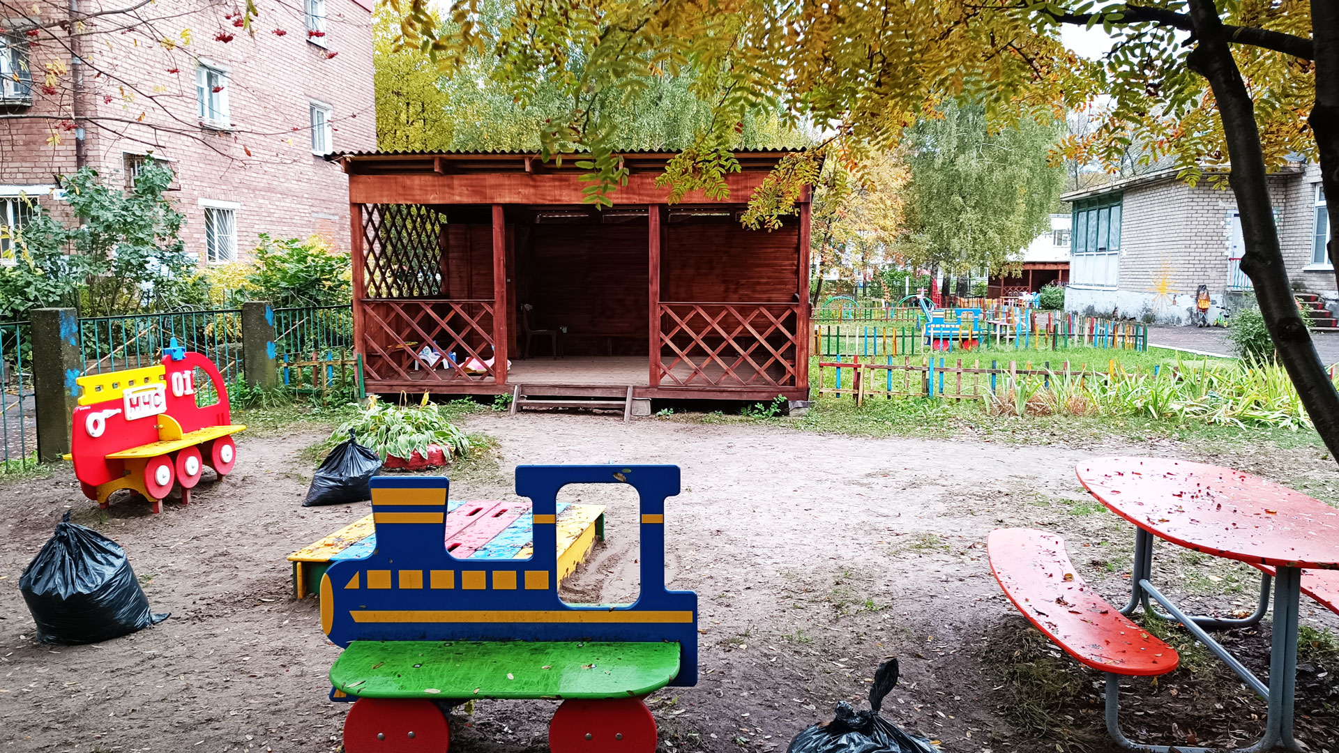 Детский сад 158 Ярославль: игровая территория (Жукова, 28а).