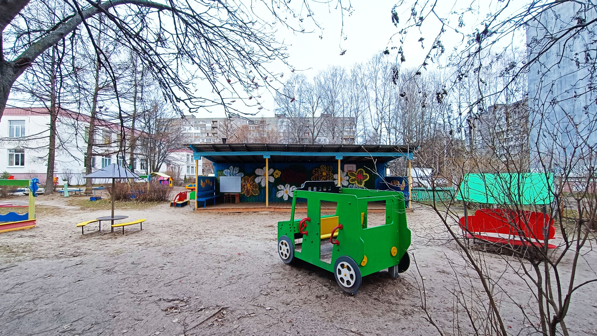 Детский сад 140 Ярославль: площадка для прогулок.