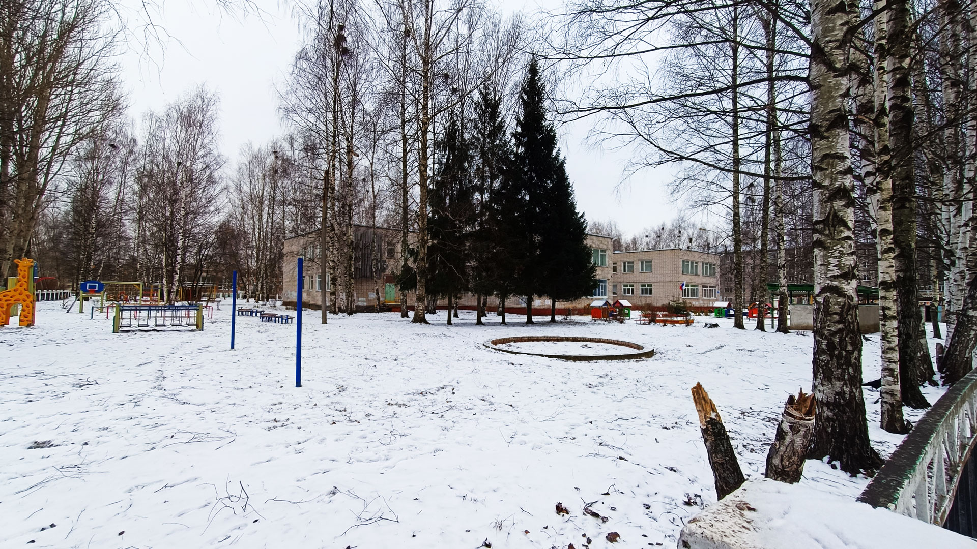 Детский сад 20 Ярославль: панорамный вид территории.