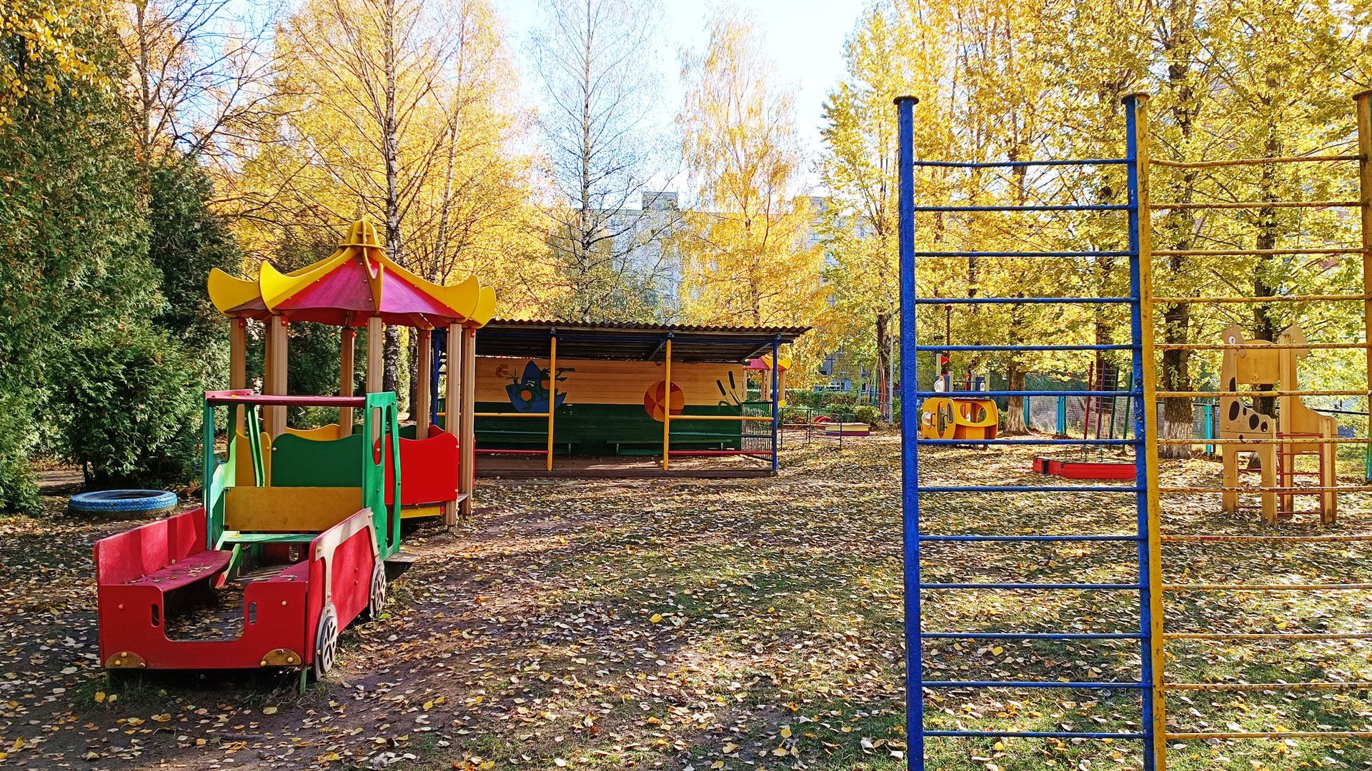 Детский сад 61 Ярославль: площадка для игр.