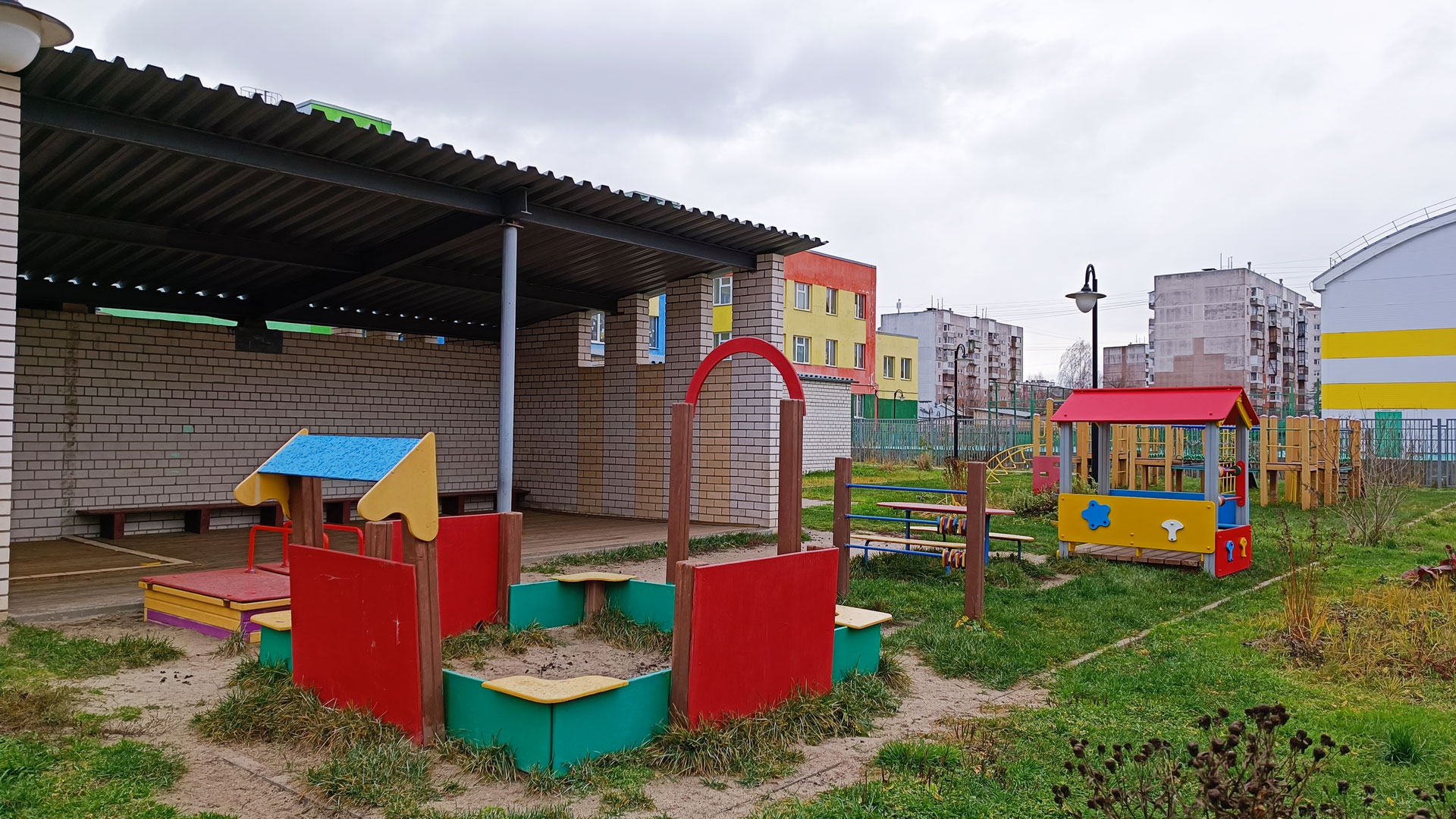 Детский сад 148 Ярославль: площадка для игр и прогулок.