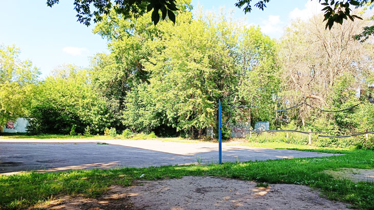 Школа 66 Ярославль: площадка для спортивных занятий.