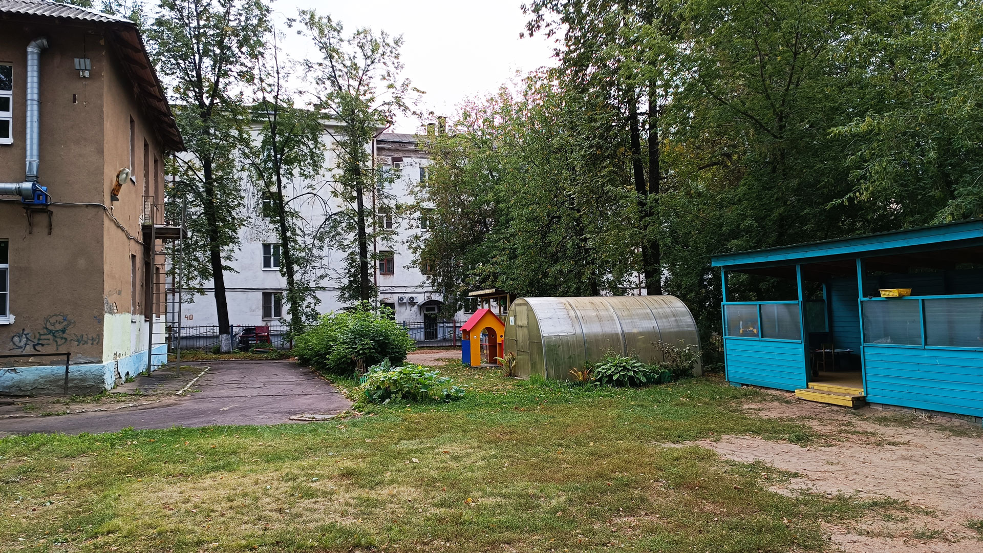 Детский сад 124 Ярославль: прогулочная площадка (Рыбинская, 32а).