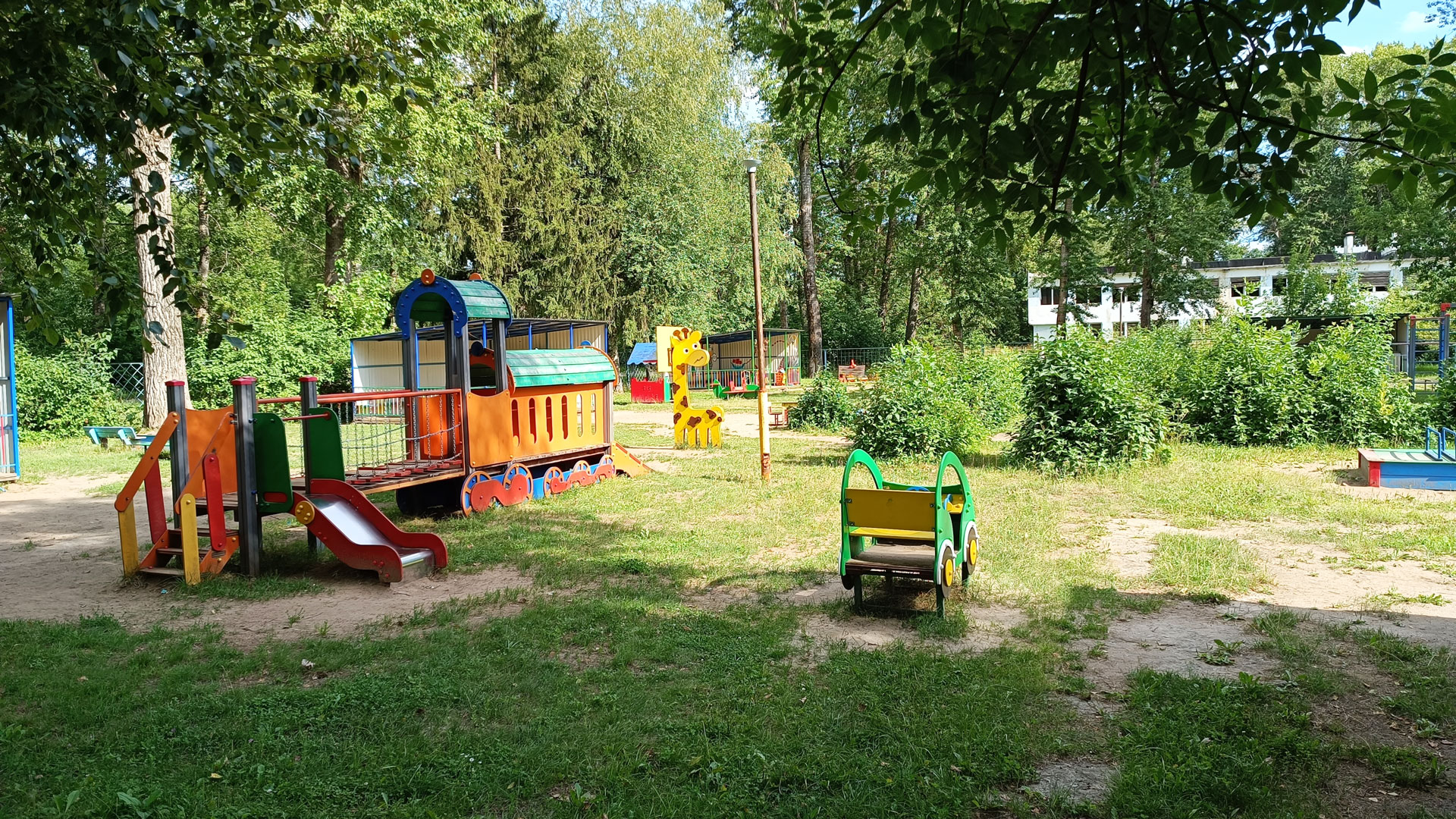 Начальная школа – детский сад 85 Ярославль: площадка для игр (детсад).
