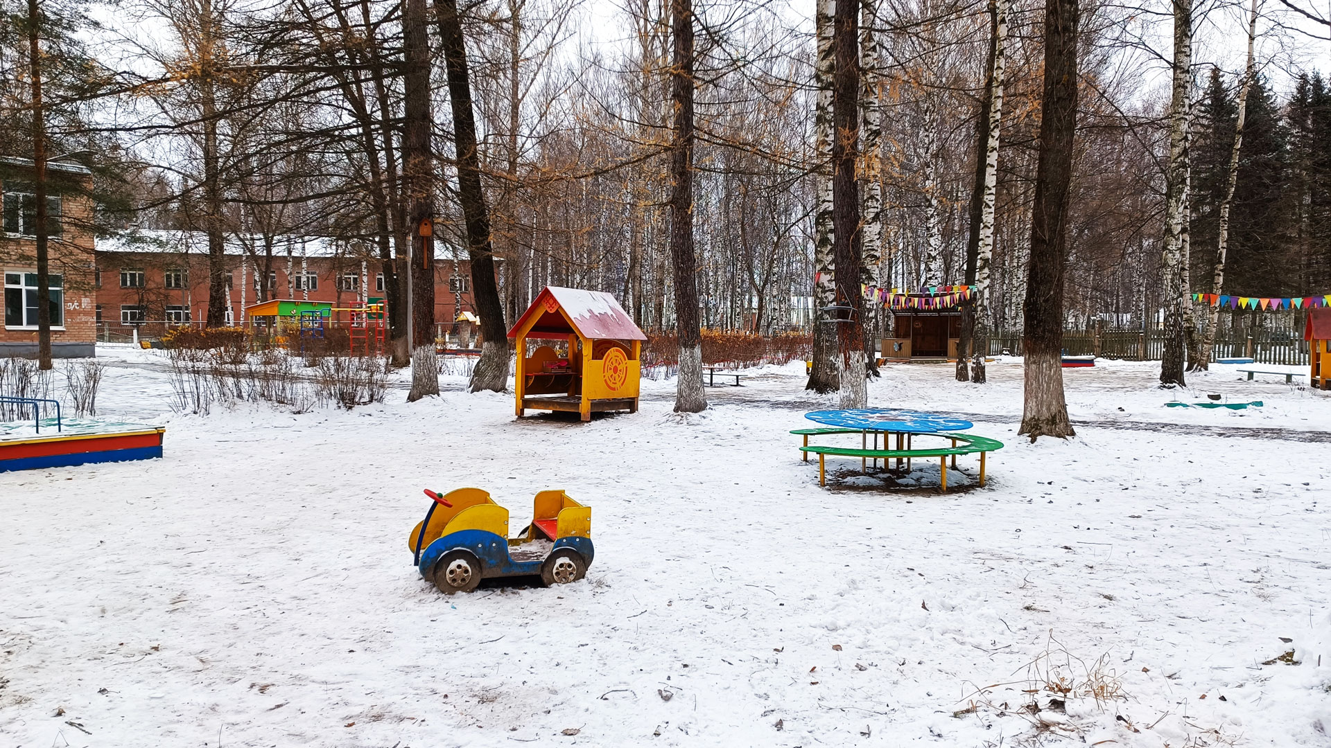 Детский сад 104 Ярославль: площадки для прогулок (ул. Здоровья, 8а).