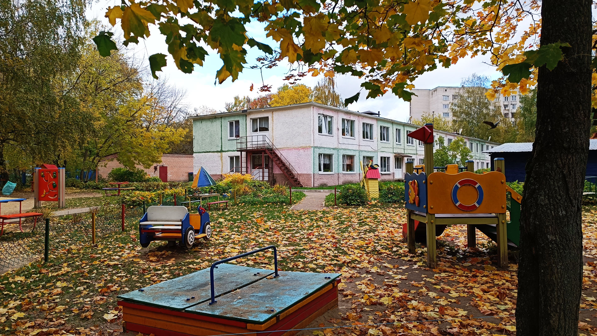 Детский сад 128 Ярославль: прогулочная площадка.