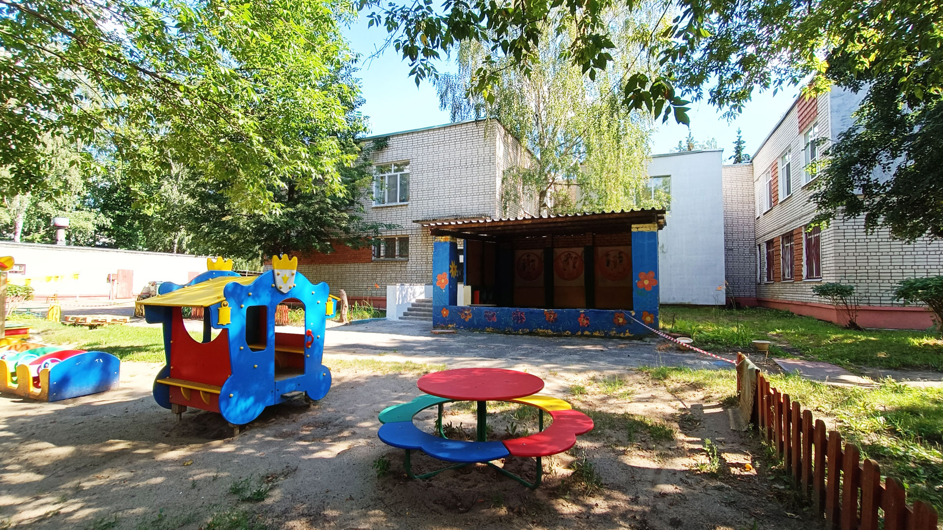Детский сад 5 Ярославль: игровая площадка.