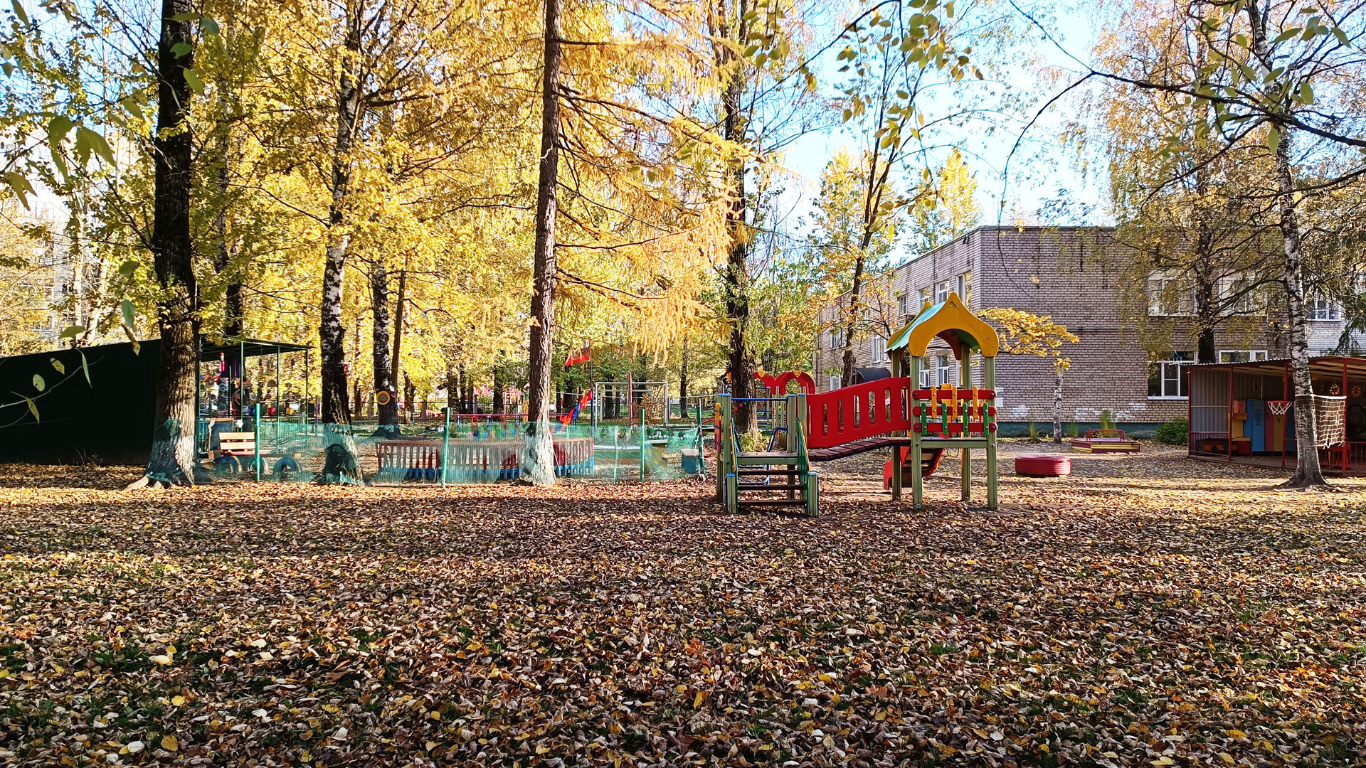 Детский сад 68 Ярославль: панорамный вид территории д/с. 